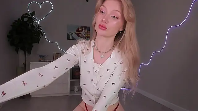 Snapshot of sugar_club chatting on 10.24.25 sugar club online show from 10.24.25