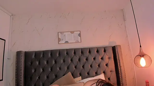 Snapshot of Kim_Blane chatting on 02.06.26 Kim Blane online show from 02.06.26