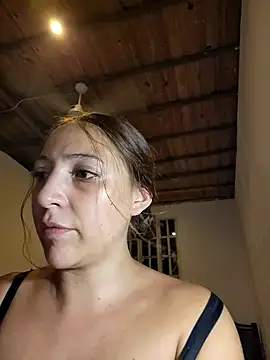 Snapshot of VickyHoult chatting on 12.11.24 VickyHoult online show from 12.11.24