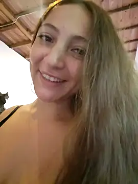 Snapshot of VickyHoult chatting on 12.21.24 VickyHoult online show from 12.21.24