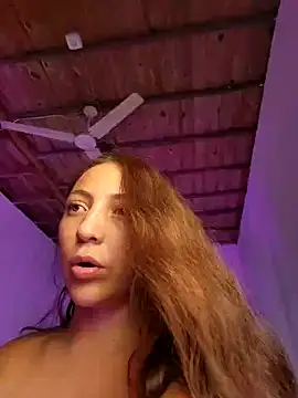 Snapshot of VickyHoult chatting on 01.06.25 VickyHoult online show from 01.06.25