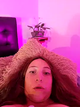 Snapshot of VickyHoult chatting on 01.24.25 VickyHoult online show from 01.24.25