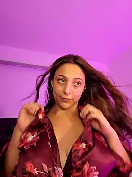 Snapshot of VickyHoult chatting on 01.29.25 VickyHoult online show from 01.29.25