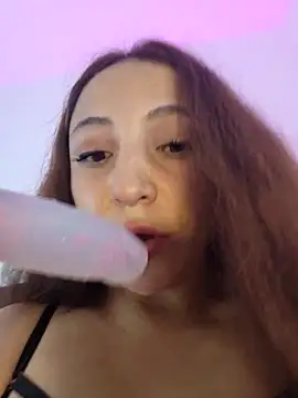 Snapshot of VickyHoult chatting on 03.03.25 VickyHoult online show from 03.03.25