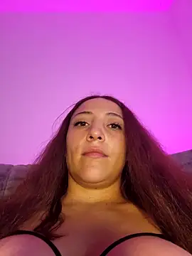 Snapshot of VickyHoult chatting on 03.04.25 VickyHoult online show from 03.04.25