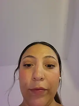 Snapshot of VickyHoult chatting on 10.14.25 VickyHoult online show from 10.14.25