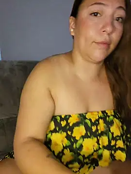 Snapshot of VickyHoult chatting on 11.02.25 VickyHoult online show from 11.02.25