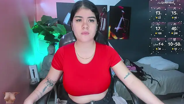 Snapshot of pearl_weet chatting on 01.16.25 pearl weet online show from 01.16.25