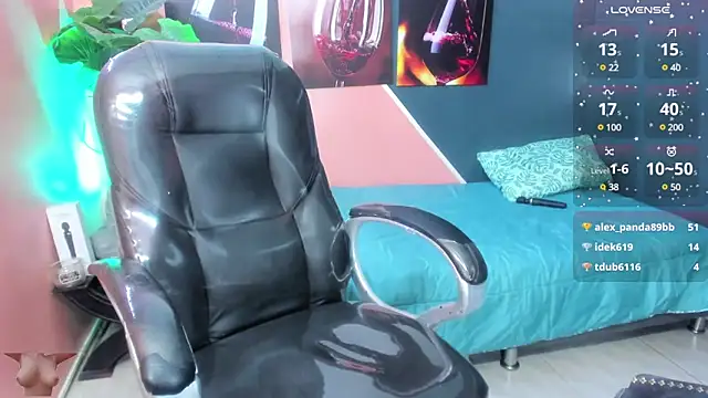 Snapshot of pearl_weet chatting on 01.26.25 pearl weet online show from 01.26.25