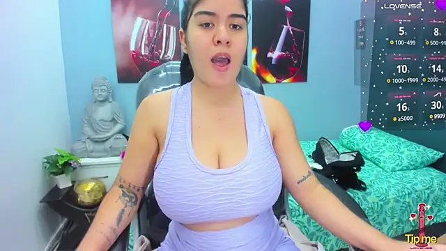 Snapshot of pearl_weet chatting on 02.19.25 pearl weet online show from 02.19.25