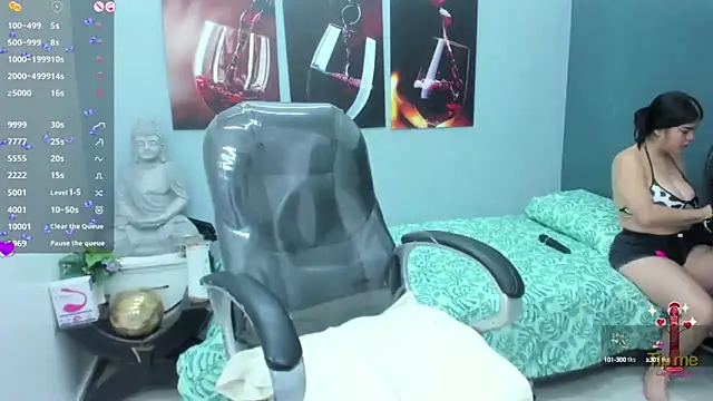 Snapshot of pearl_weet chatting on 03.11.25 pearl weet online show from 03.11.25