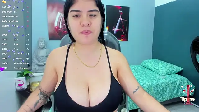 Snapshot of pearl_weet chatting on 03.12.25 pearl weet online show from 03.12.25