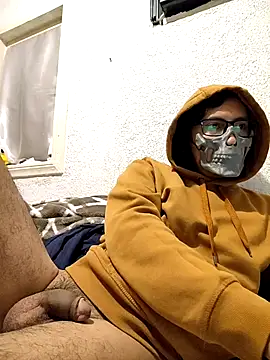 Snapshot of HardestPepe chatting on 12.04.25 HardestPepe online show from 12.04.25