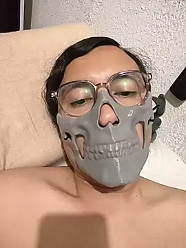 Snapshot of HardestPepe chatting on 03.27.26 HardestPepe online show from 03.27.26