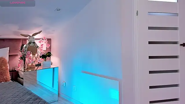 MiaMuse online show from 04.16.26