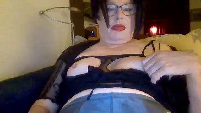 Snapshot of Mona-Mature chatting on 05.09.26 Mona-Mature online show from 05.09.26