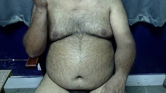 Snapshot of hairysubcub_70 chatting on 04.20.26 hairysubcub 70 online show from 04.20.26