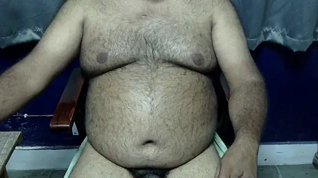 Snapshot of hairysubcub_70 chatting on 04.21.26 hairysubcub 70 online show from 04.21.26