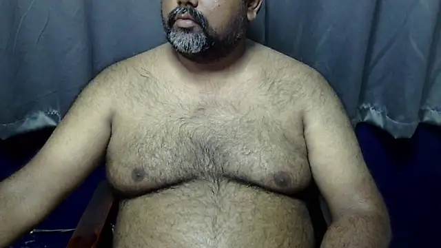 Snapshot of hairysubcub_70 chatting on 04.22.26 hairysubcub 70 online show from 04.22.26