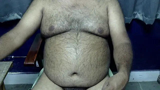 Snapshot of hairysubcub_70 chatting on 04.23.26 hairysubcub 70 online show from 04.23.26