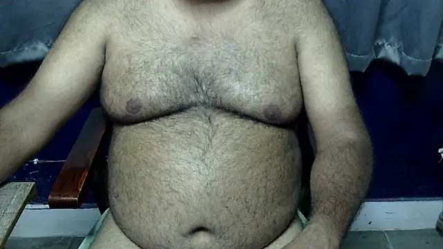 Snapshot of hairysubcub_70 chatting on 04.24.26 hairysubcub 70 online show from 04.24.26