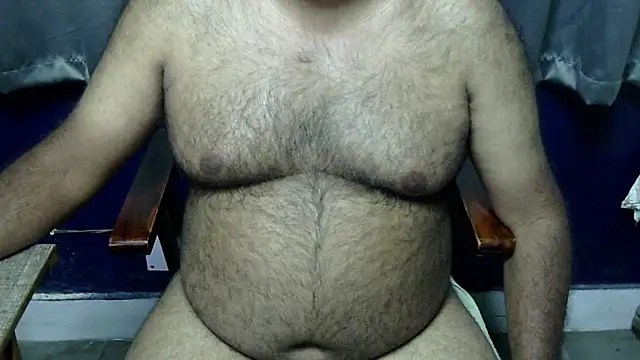 Snapshot of hairysubcub_70 chatting on 04.25.26 hairysubcub 70 online show from 04.25.26