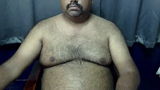 Snapshot of hairysubcub_70 chatting on 04.26.26 hairysubcub 70 online show from 04.26.26
