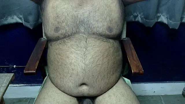 Snapshot of hairysubcub_70 chatting on 04.28.26 hairysubcub 70 online show from 04.28.26