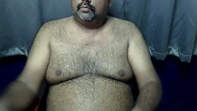 Snapshot of hairysubcub_70 chatting on 04.30.26 hairysubcub 70 online show from 04.30.26