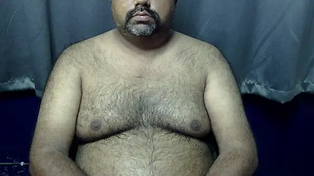 Snapshot of hairysubcub_70 chatting on 06.20.26 hairysubcub 70 online show from 06.20.26