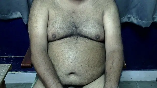 Snapshot of hairysubcub_70 chatting on 06.24.26 hairysubcub 70 online show from 06.24.26