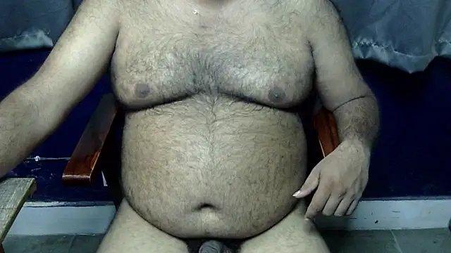 Snapshot of hairysubcub_70 chatting on 07.01.26 hairysubcub 70 online show from 07.01.26