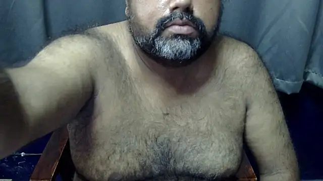 Snapshot of hairysubcub_70 chatting on 07.08.26 hairysubcub 70 online show from 07.08.26
