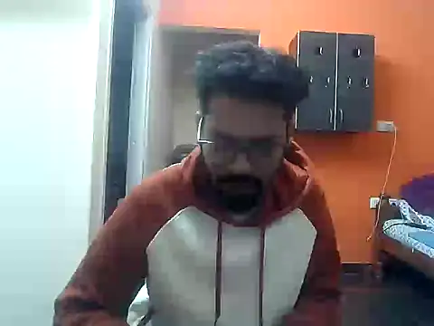 arhan3043 online show from 10.28.25