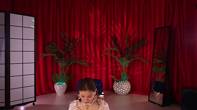 KittyCaitlin online show from 10.14.25