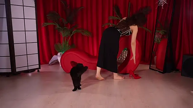 KittyCaitlin online show from 10.24.25