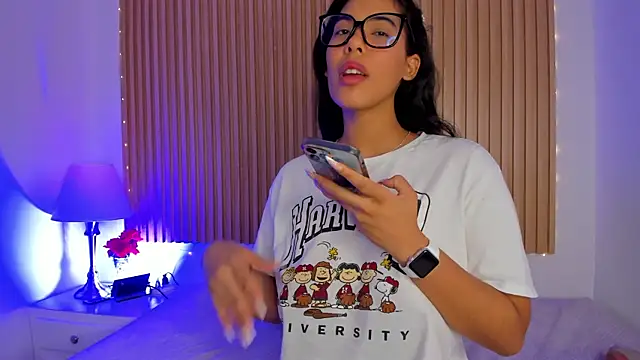 Snapshot of GenesisRuiz chatting on 02.10.25 GenesisRuiz online show from 02.10.25