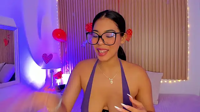 Snapshot of GenesisRuiz chatting on 02.19.25 GenesisRuiz online show from 02.19.25