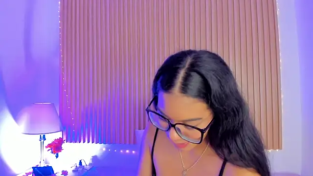 Snapshot of GenesisRuiz chatting on 02.21.25 GenesisRuiz online show from 02.21.25