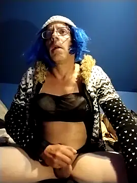 Snapshot of MirthildaVenza chatting on 10.12.25 MirthildaVenza online show from 10.12.25