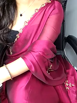 Snapshot of aliyaah_singh chatting on 10.29.25 aliyaah singh online show from 10.29.25