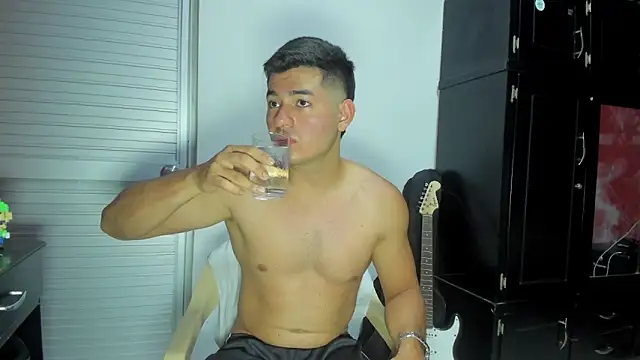 Snapshot of VincentSavage chatting on 02.16.26 VincentSavage online show from 02.16.26