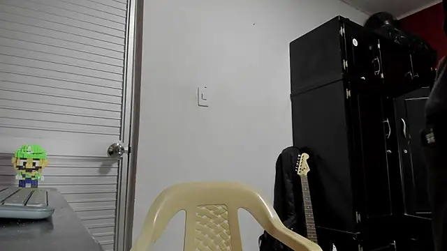 Snapshot of VincentSavage chatting on 02.18.26 VincentSavage online show from 02.18.26