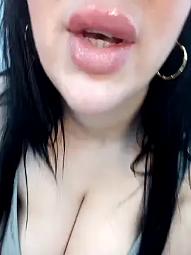 Snapshot of Queen_sousou chatting on 02.02.25 Queen sousou online show from 02.02.25