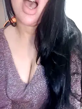 Snapshot of Queen_sousou chatting on 10.15.25 Queen sousou online show from 10.15.25