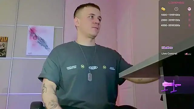 Snapshot of Ethan_and_mike chatting on 11.06.25 Ethan and mike online show from 11.06.25