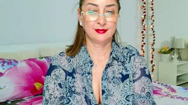 Snapshot of Tyana40 chatting on 05.15.26 Tyana40 online show from 05.15.26