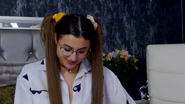 Snapshot of NicolePlay chatting on 12.11.24 NicolePlay online show from 12.11.24