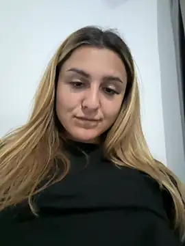 NicolePlay online show from 04.17.26