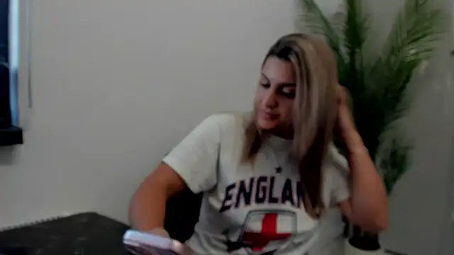 NicolePlay online show from 05.30.26